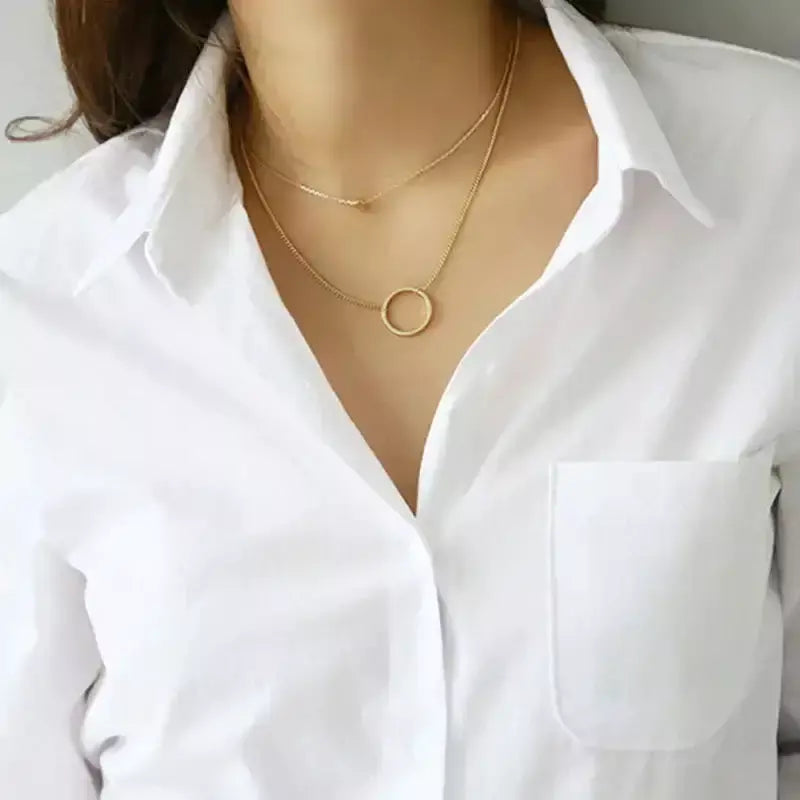 Camisa Feminina Clássica com Bolso Frontal – Versatilidade e Conforto