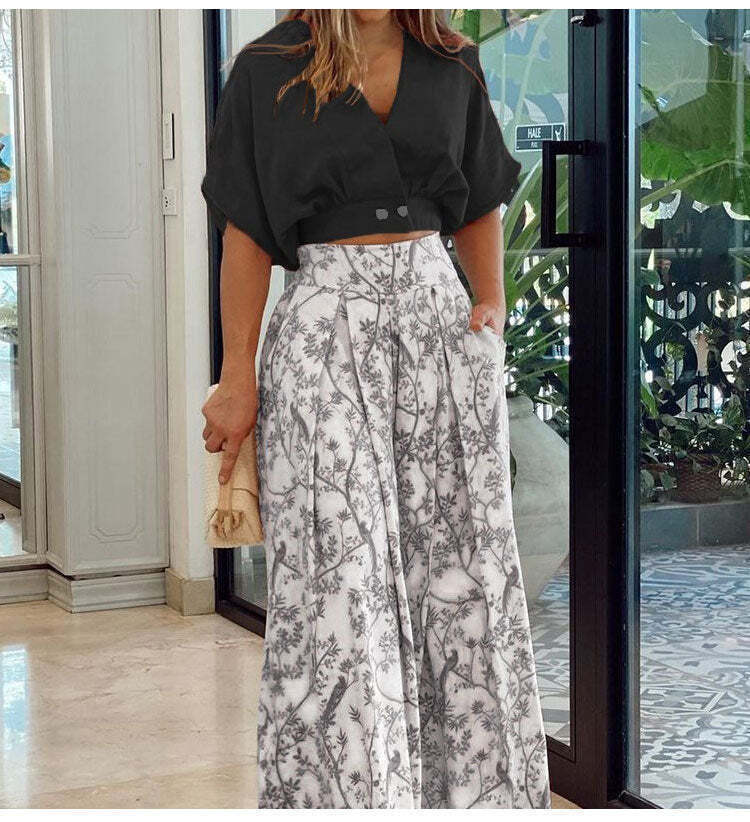 Conjunto Feminino Blusa de Manga Curta com Saia Longa Estampada