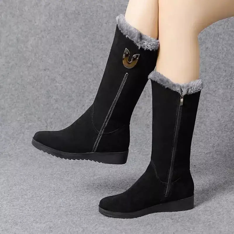 Bota Feminina Cano Alto Forrada – Conforto e Proteção para o Inverno