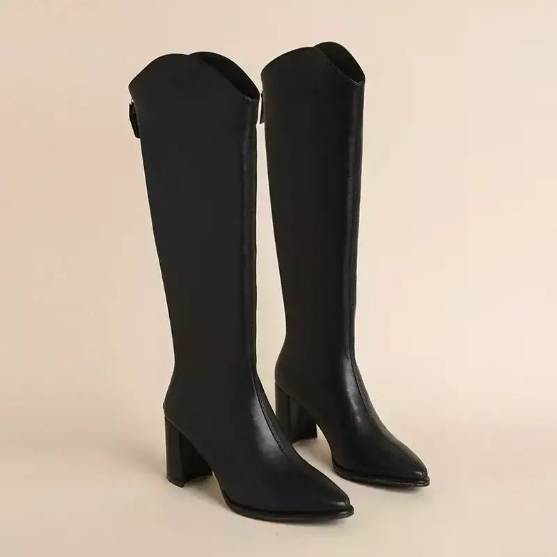 Bota Alta Feminina com Salto Ivy – Estilo e Conforto para Todos os Momentos