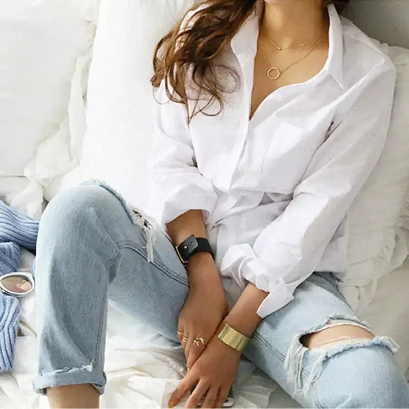 Camisa Feminina Clássica com Bolso Frontal – Versatilidade e Conforto