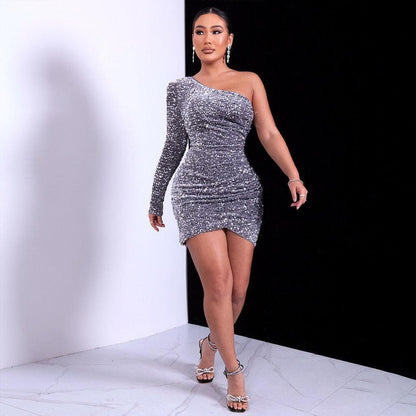 Vestido Preto de Lantejoulas – Elegância e Brilho para Sua Noite