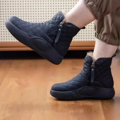 Bota Feminina Cano Médio Acolchoada com Forro Peluciado e Zíper Lateral – Conforto Térmico e Estilo Casual