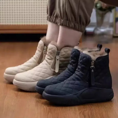 Bota Feminina Cano Médio Acolchoada com Forro Peluciado e Zíper Lateral – Conforto Térmico e Estilo Casual