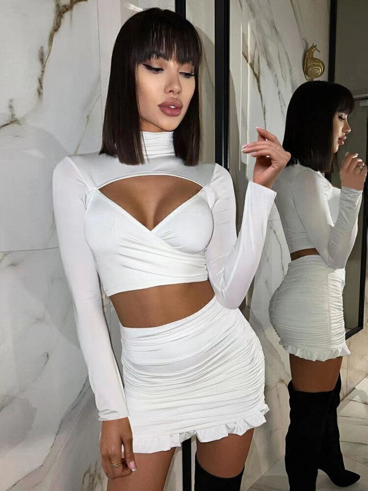 Conjunto Feminino Justo com Manga Longa e Saia Curta – Estilo e Sensualidade em um Só Look