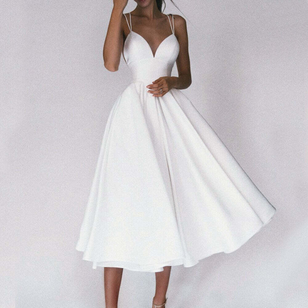 Vestido Longo de Alças Finas com Decote Profundo e Saia Rodada – Elegância e Sofisticação para Momentos Únicos