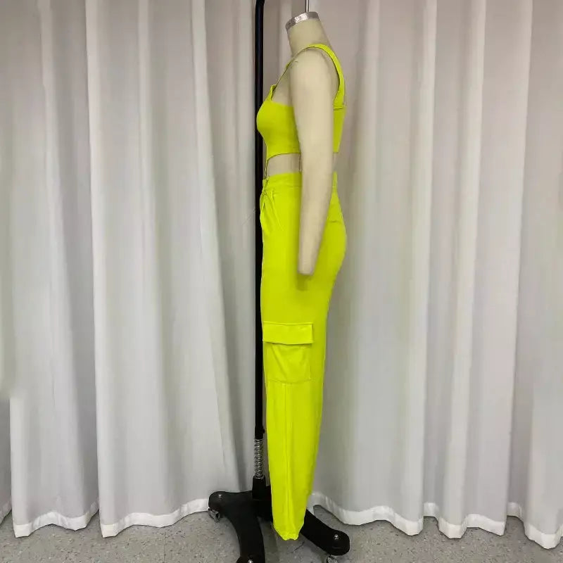 Conjunto Feminino com Top e Calça Pantalona – Moderno e Sofisticado