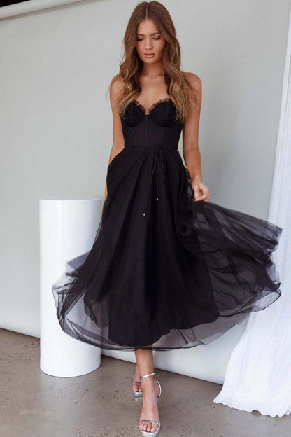Vestido Midi de Tule com Corpete Estruturado e Alças Finas – Estilo Romântico e Sofisticado