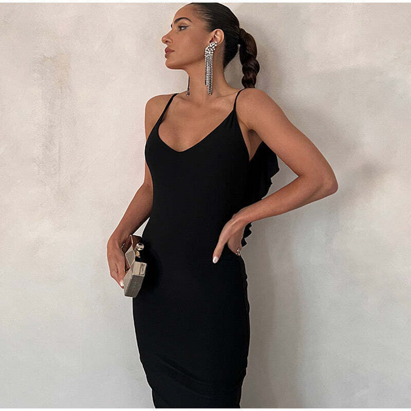 Vestido Longo Justo com Decote Fino e Caimento Elegante – Modernidade e Estilo