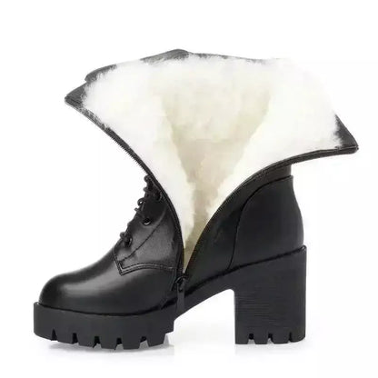 Bota Feminina Preta Cano Médio com Forro de Pelúcia – Conforto e Estilo no Inverno