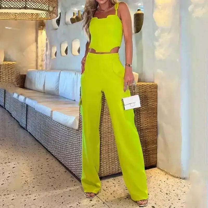 Conjunto Feminino com Top e Calça Pantalona – Moderno e Sofisticado