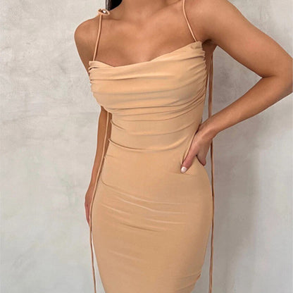 Vestido Longo Justo com Alças Finas e Amarração Lateral – Elegância Contemporânea para Ocasiões Especiais