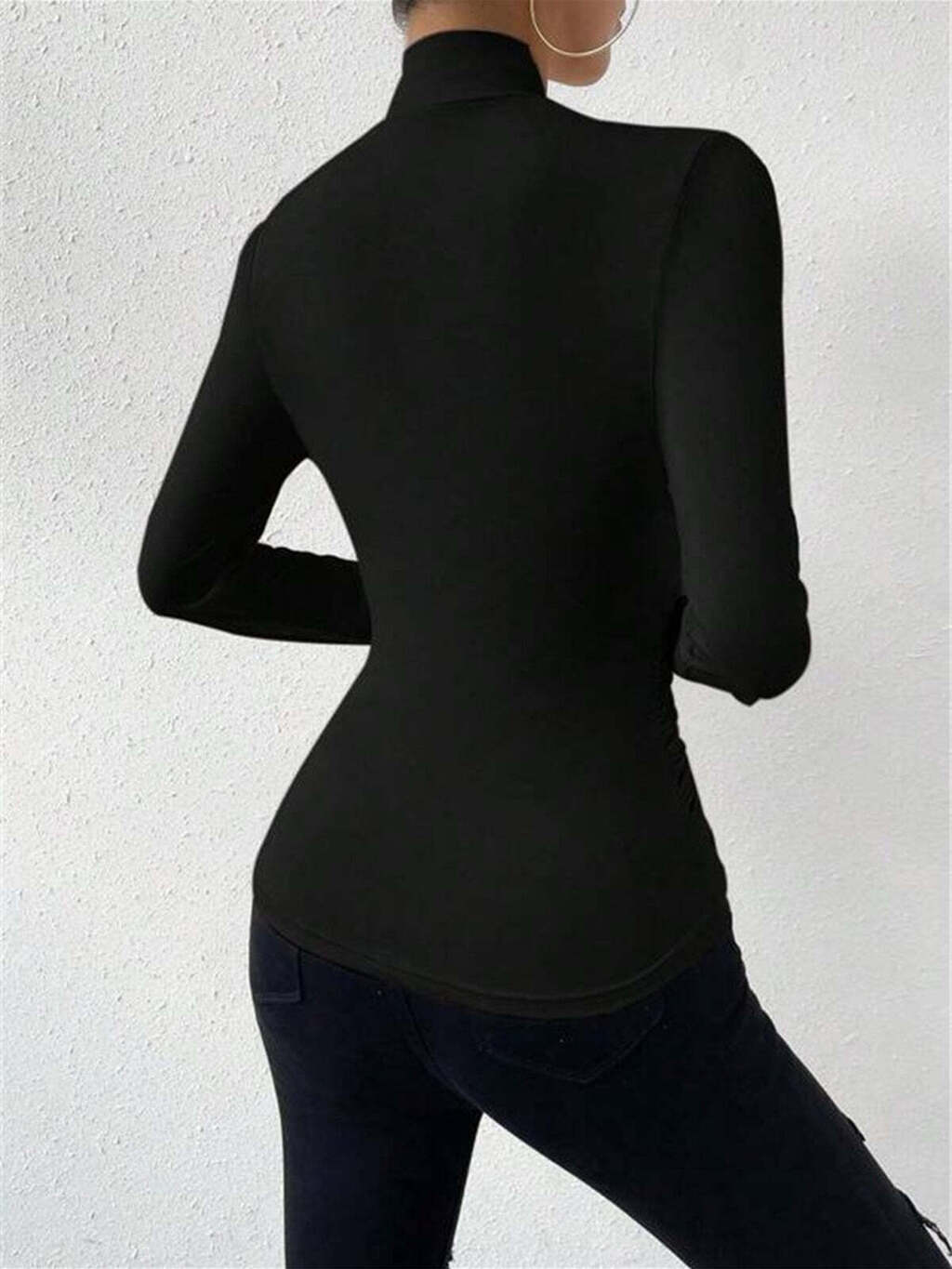 Blusa Plissada com Gola Cruzada