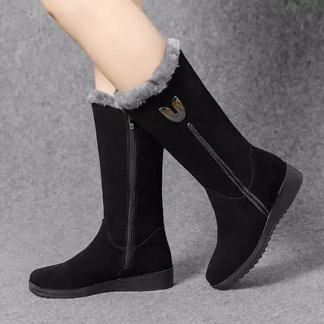 Bota Feminina Cano Alto Forrada – Conforto e Proteção para o Inverno