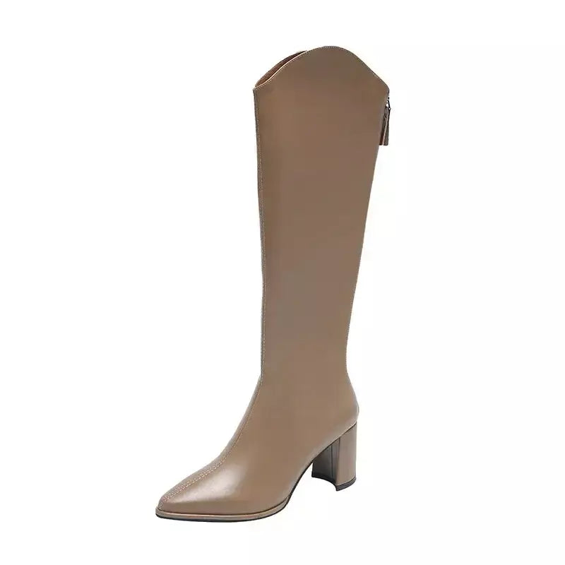 Bota Alta Feminina com Salto Ivy – Estilo e Conforto para Todos os Momentos
