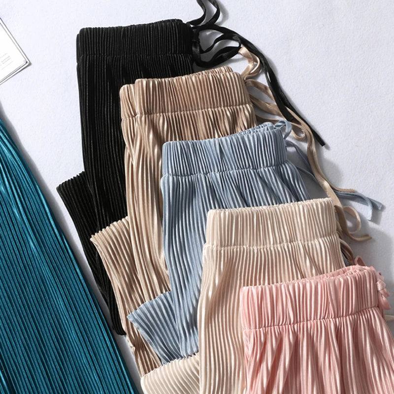 Calça Pantalona Plissada Feminina em Seda Gelada Casual