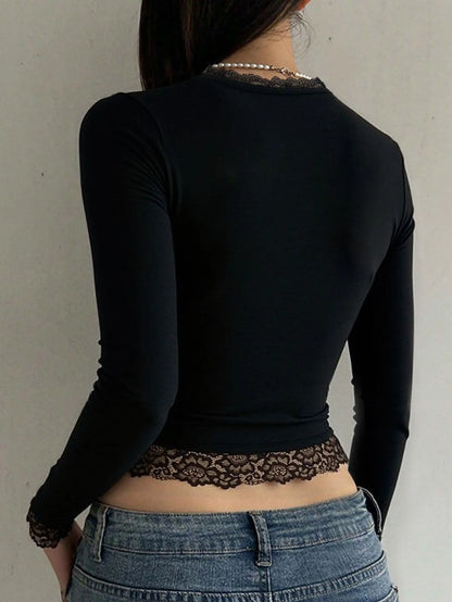 Blusa Preta Y2K Manga Longa com Renda Cropped Slim