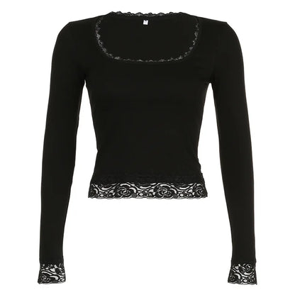 Blusa Preta Y2K Manga Longa com Renda Cropped Slim