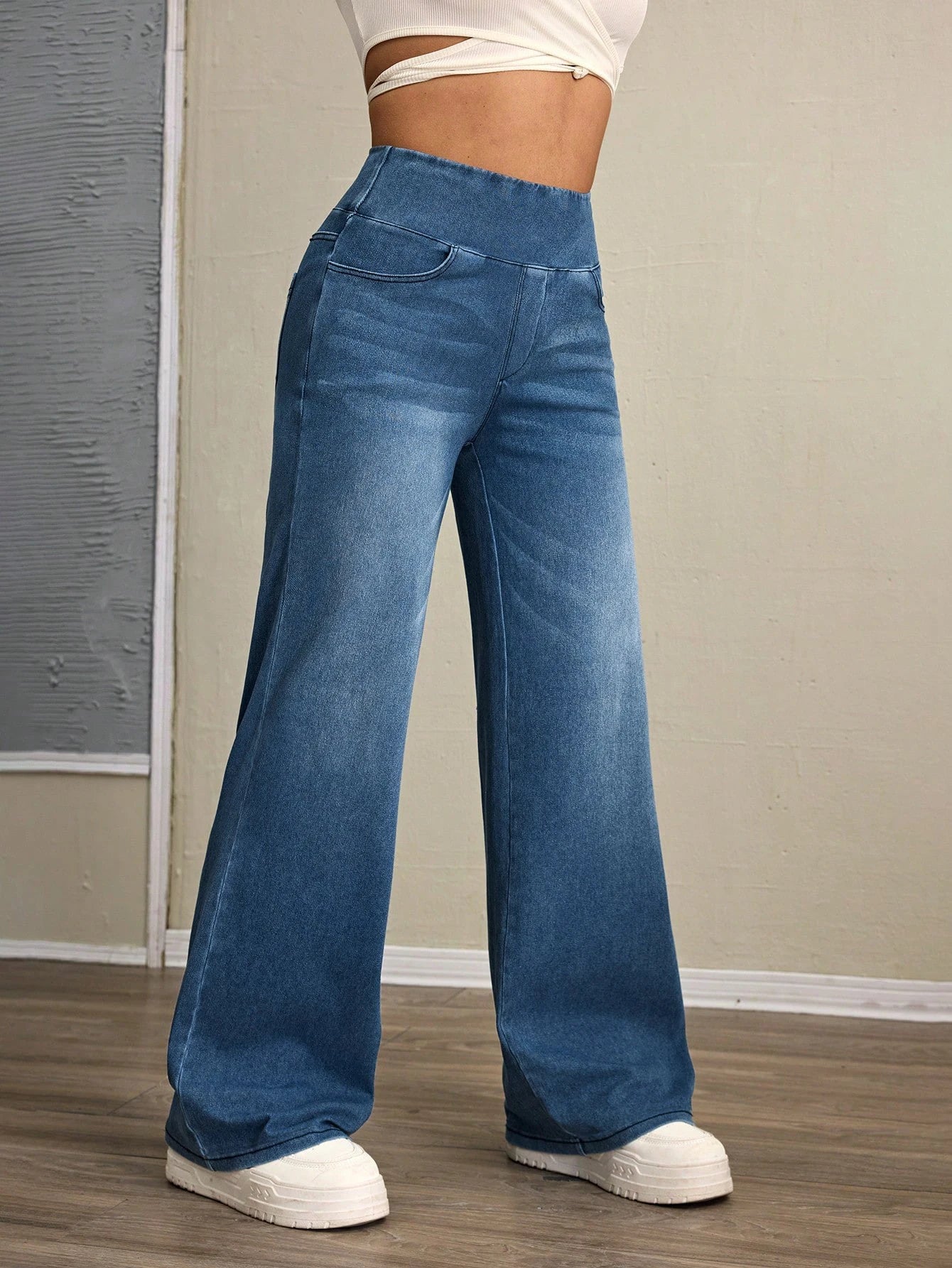 Calça Jeans Flare Cintura Alta Feminina Tummy Control em Denim Stretch