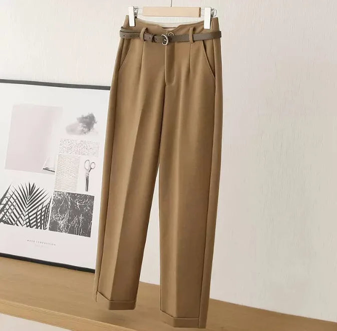 Calça Feminina Alfaiataria de Lã Cintura Alta com Cinto