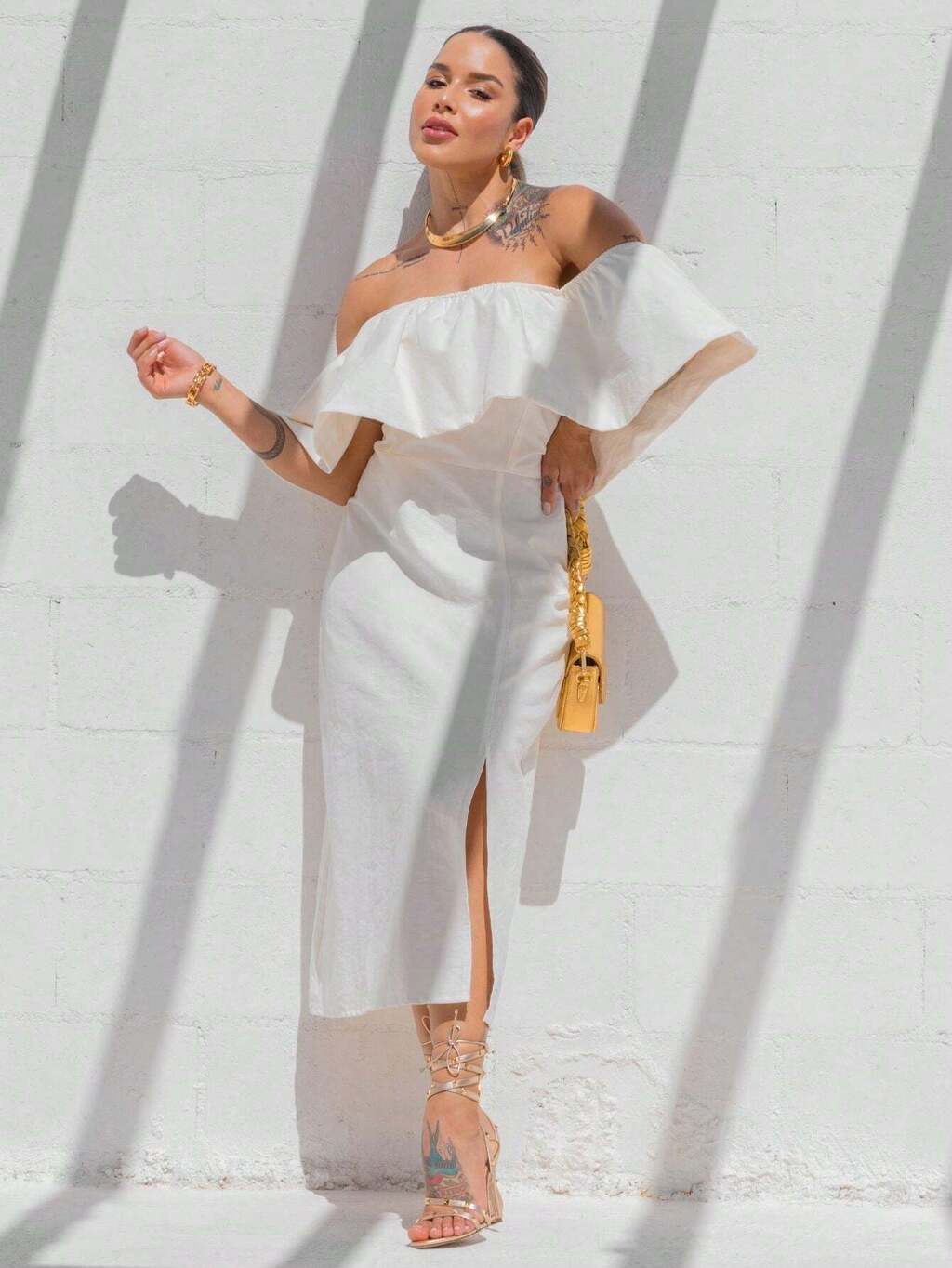 Vestido Off-Shoulder Branco – Estilo e Conforto em Cada Detalhe