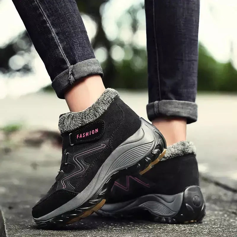 Bota Tênis Feminina de Inverno Impermeável com Forro Peluciado – Conforto e Estilo para Dias Frios