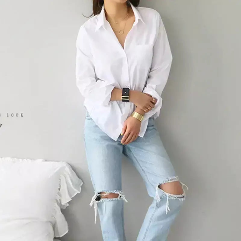 Camisa Feminina Clássica com Bolso Frontal – Versatilidade e Conforto